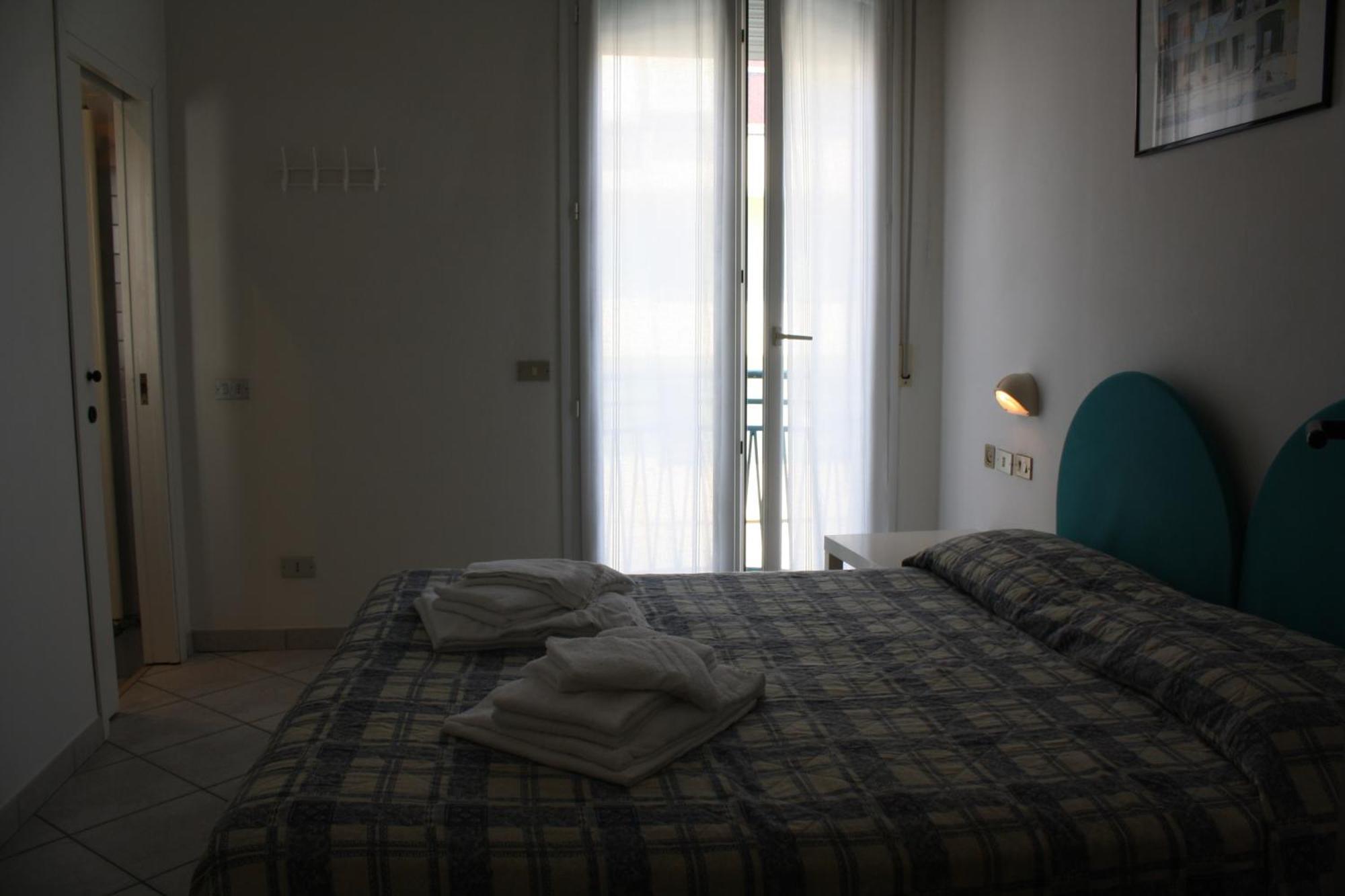 Residence Le Vele Cattolica Room photo